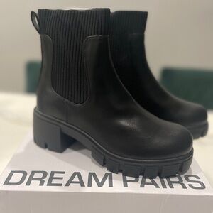 Dream Pairs Women's Black Chunky Heel Boots size 6.5